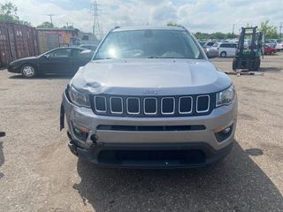 2018 Jeep Compass Latitude 4x4 - Exterior Front Center Image